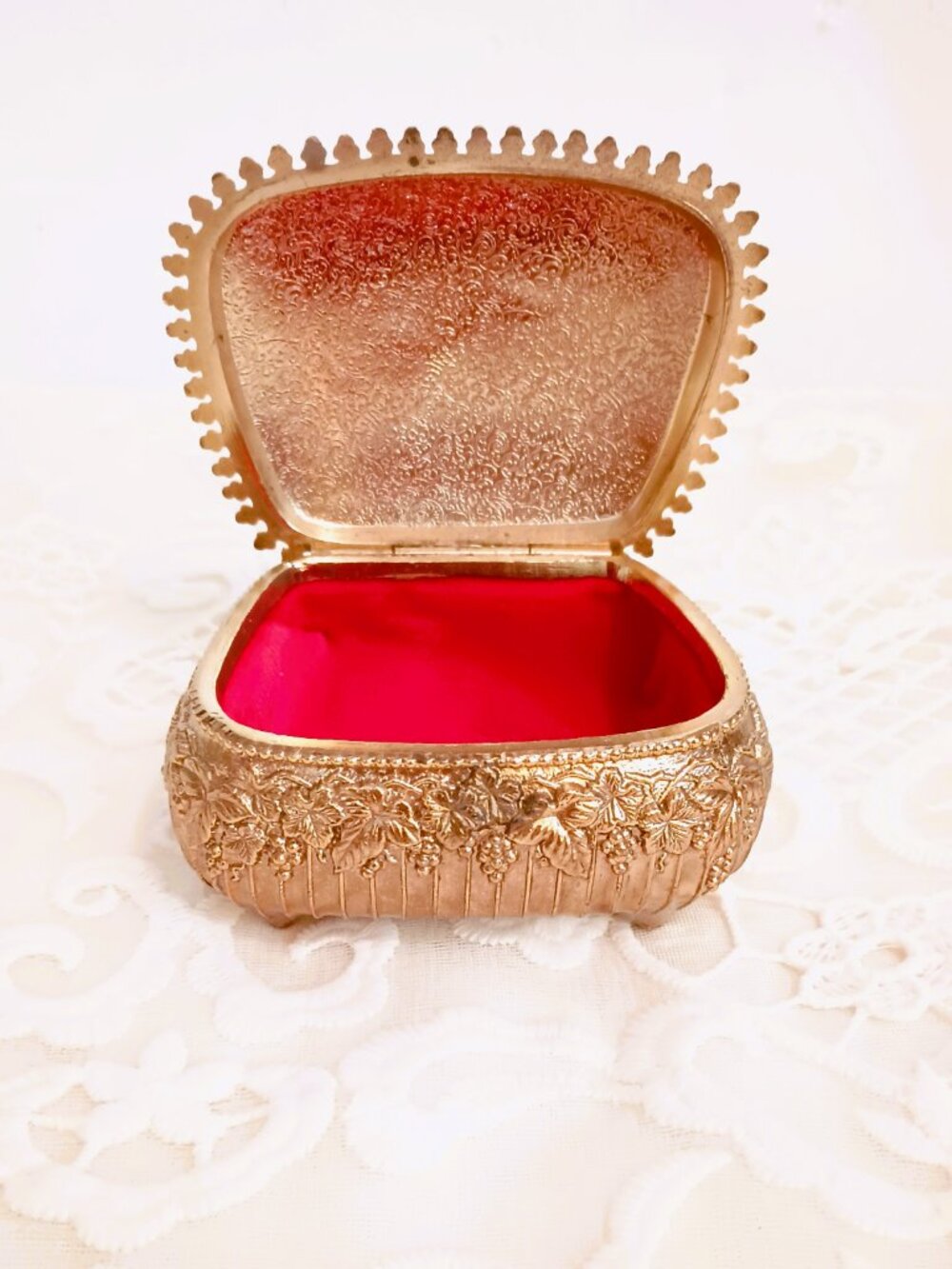 Vintage Ornate Jewelry Trinket Box Floral Gold Tone Metal Center Cabochon Japan